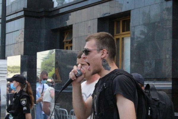 
"Данилова – в отставку, Медведчука – за решетку": активисты окружили Офис Зеленского (видео, фото)
