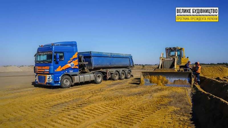 «Велике будівництво» Зеленського розширить і продовжить летовище в аеропорту Херсона