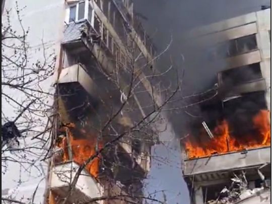 У Запоріжжі після обстрілу горять багатоповерхівки: шокуюче відео