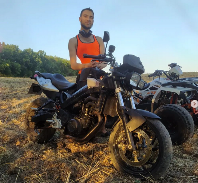 «Якщо треба буде померти за Україну — я помру»: хлопець з Київщини з ДЦП мріє захищати Україну