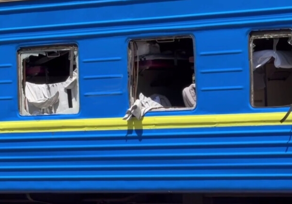 В результате атаки по Днепропетровской области пострадал поезд "Одесса-Запорожье" с людьми