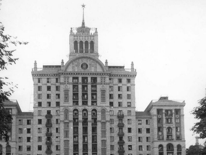 Чому на готелі «Україна» на Хрещатику відсутній дах-вишиванка, який планувався: розповідь доньки архітектора післявоєнної відбудови головної вулиці Києва